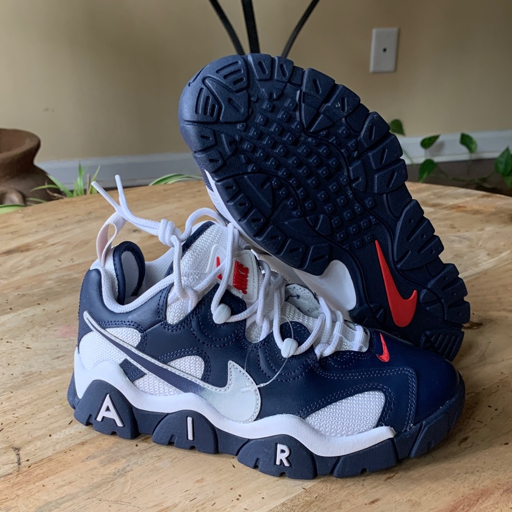 NIKE Air Barrage Low ‘USA’ Sneakers - Youth size 5 - Picture 3 of 13